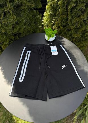 Шорты от бренда nike