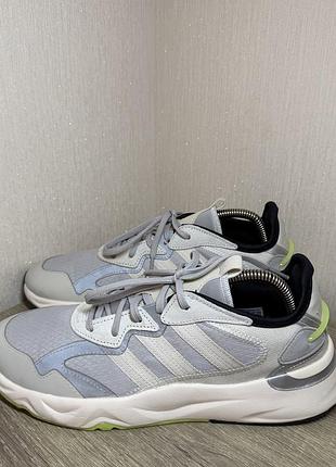 Кроссовки adidas futureflow