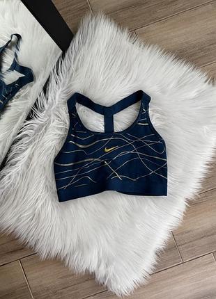Спортивный топ nike