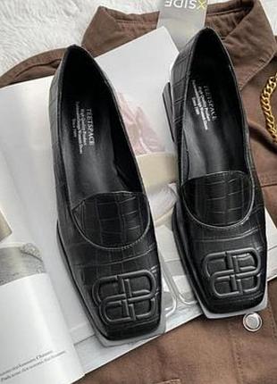 Бежевые женские туфли броги на платформе в стиле celine.