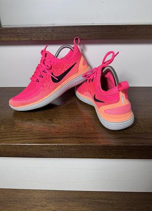 Бігові кросівки nike (37.5)