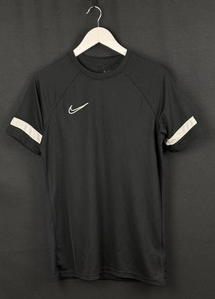 Футболка спортивна чоловіча nike dri-fit, m, стан нової. оригінал.
