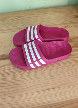 Шлепки, шлепанцы adidas
