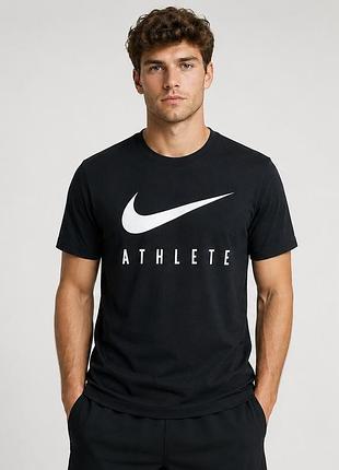 Спортивна футболка