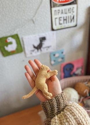 Мʼяка іграшка котик лежачий