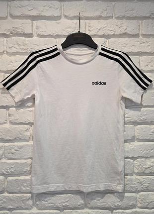 Футболка adidas на 9-10роков, 134-140см