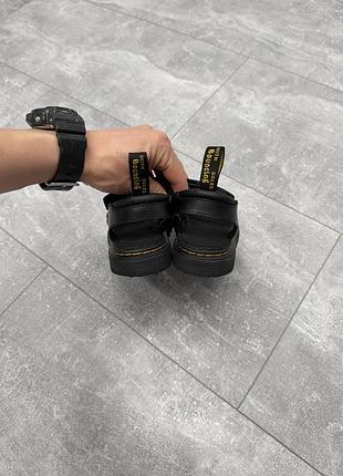 Сандалі dr.martens 6