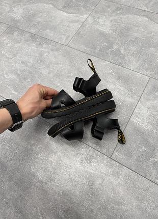Сандалі dr.martens 3
