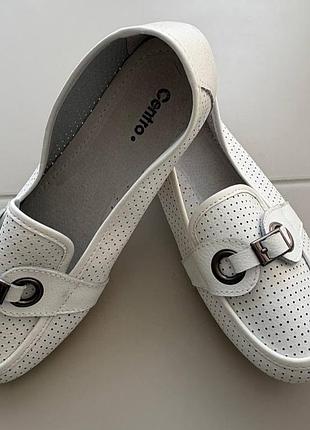Новые белые кожаные женские мокасины centro 40-41