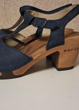 Сабо sabo woody carolin | оригінал | 40 розмір | відмінний 
сабо sabo woody, модель carolin
колір — темно-синій.
розмір: 40 (устілка 26–26,5 см)