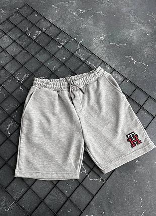 Чоловічі шорти tommy hilfiger в сірому кольорі