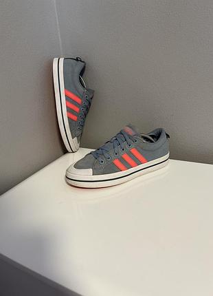 Adidas bravada