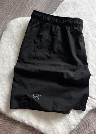 Оригінальні шорти arc'teryx