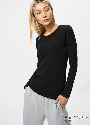 Лонгслiв uniqlo чорний із серії heattech ultra warm crew neck t-shirt (long sleeve)