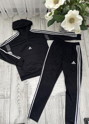 Спортивний костюм