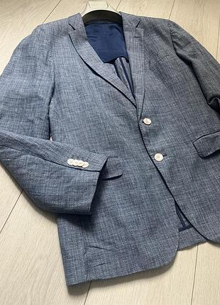 Піджак . hugo boss