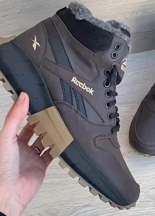 Кожаные зимние ботинки reebok коричневые.