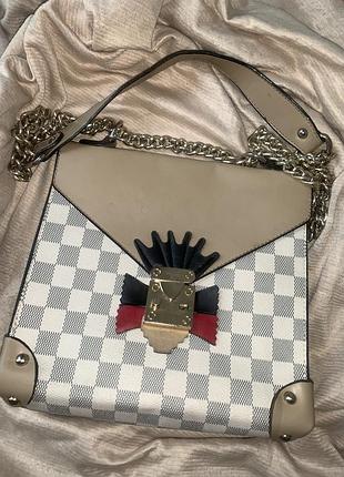 Жіноча сумка louis vuitton у шаховому принті damier azur.