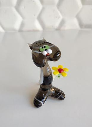 Скляна фігурка статуетка кот з квіткою котик декоративна