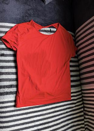 Шикарна футболка bershka