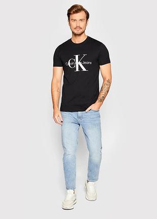 Трикотажна чоловіча футболка calvin klein, з написом,чорного кольору, розмір l