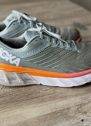 Hoka one one arahi 4