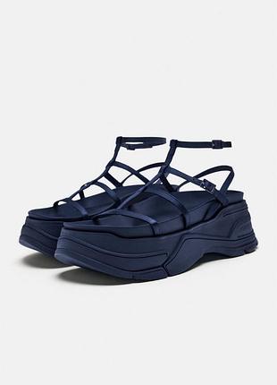 Босоніжки на платформі zara сандалі босоножки на платформе