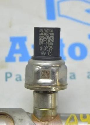 Датчик давления топлива audi a4 b9 17- 2.0t 06l-906-054-c