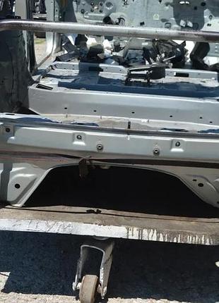 Задняя панель lexus rx300 rx330 rx350 rx400 04-09 (02) примята