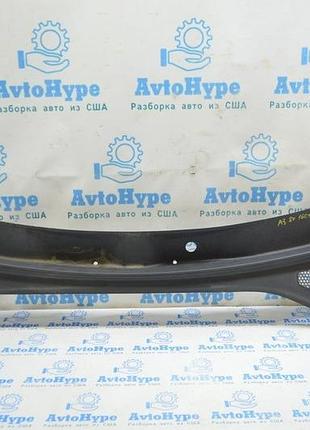 Решетка дворников пластик audi a3 8v 15-20 4d (01) небольшой деф.