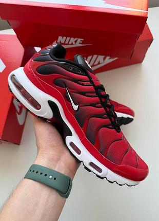 Чоловічі кросівки nike air max plus tn red white black найк еїр макс плюс тн червоні