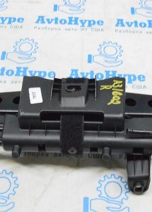 Кронштейн під домкрат audi a3 8v 15-20 4d fwd