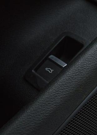 Кнопка відкривання кришки багажника audi a4 b9 17-
