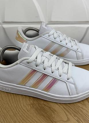 Оригінальні кеди adidas