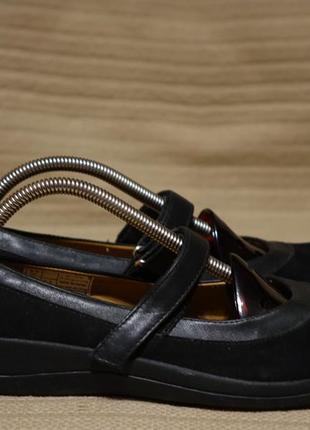 Чарівні об'єднані чорні шкіряні туфлі strive англія 37,5 р. ( 24 см)1 фото