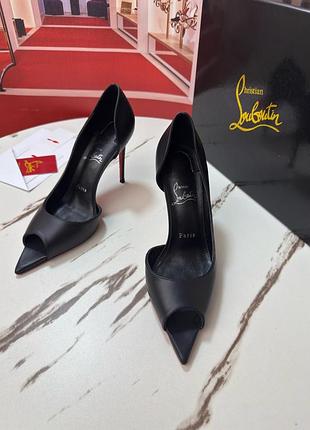 Туфлі на підборах у ст louboutin
