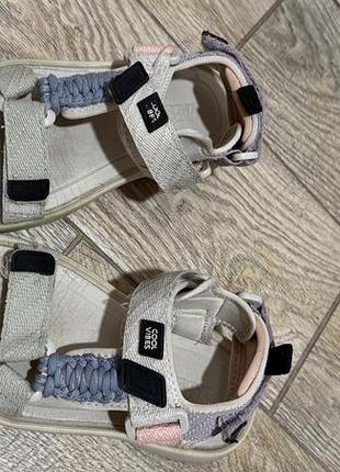 Босоніжки zara
