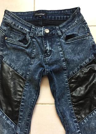 Джинсы c вставками под кожу 4