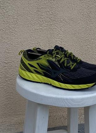 Mizuno круті чоловічі спортивні кросівки оригінал 43 розмір