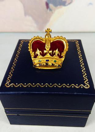 Британская корона rank crowns с красной подушкой, в позолоте, винт