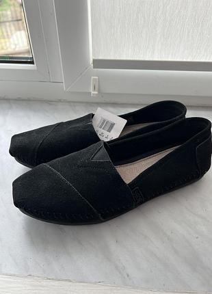 Нові еспадрильї skechers bobs peace & love