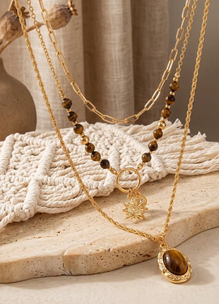 Многослойный сет "desert gold" с теплыми акцентами и медальоном