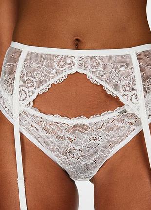 Пояс для чулок белый от hunkemoller.