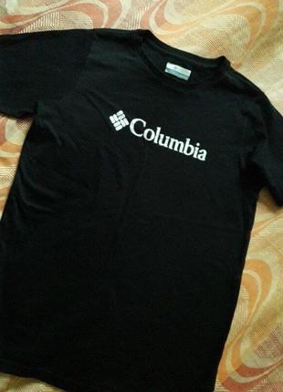 Фірмова чорна футболка columbia