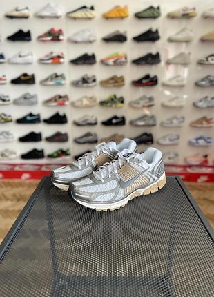 Оригінал!кросівки nike zoom vomero 5( fj4151-006)