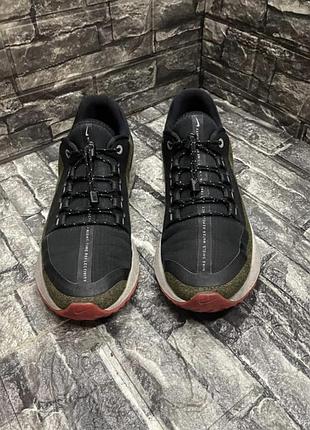 Класні кросівки nike react 8