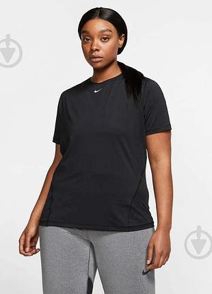 Чорна спортивна футболка nike