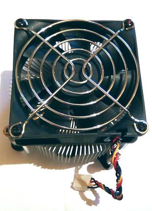 Фирменный кулер процессора 4-pin socket 1150/1155/1156