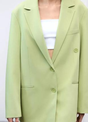 Жакет оверсайз колір зеленого яблучка zara