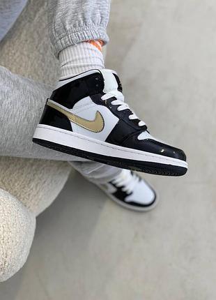 Женские кроссовки air jordan 1 mid black white, стильные и модные кроссы nike 38